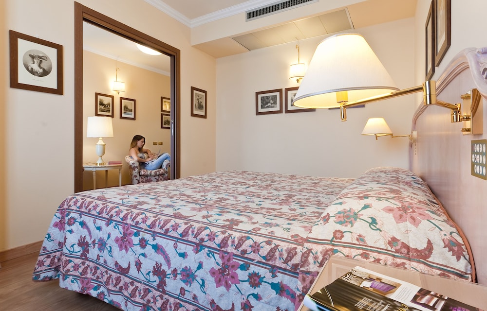 Economy Apartment, 2 Bedrooms (Low Floor) (5 pax) photo 2