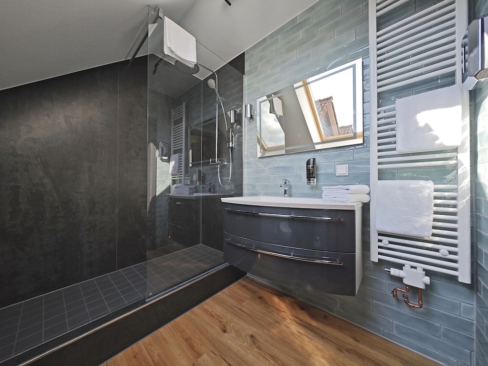 Double Room, Ensuite (Seeblick mit Balkon) - Photo 3