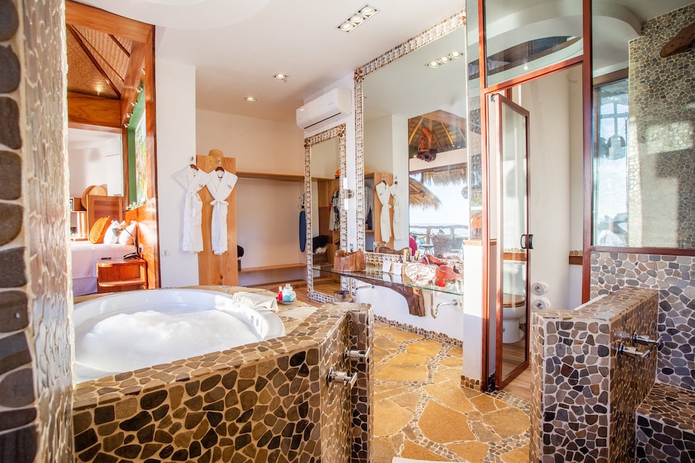 New Tower-eagle Love Nest Ocean View