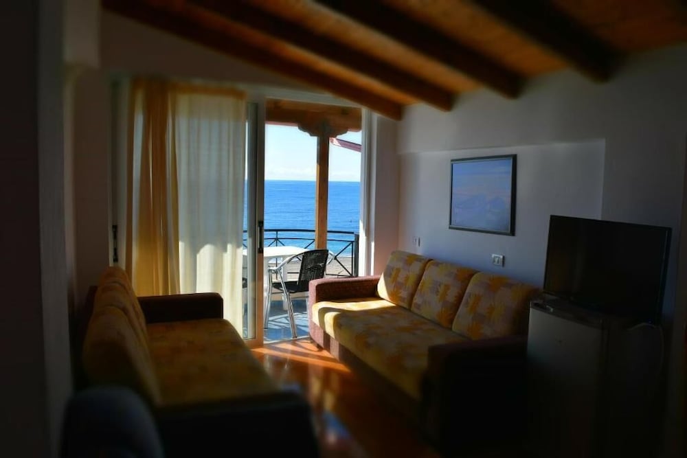 Apartment, 1 Bedroom, Sea View photo 3