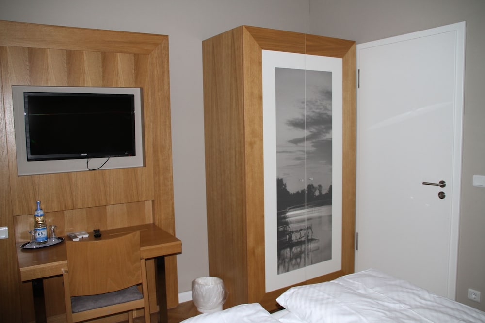 Apartment, 2 Queen Beds photo 2