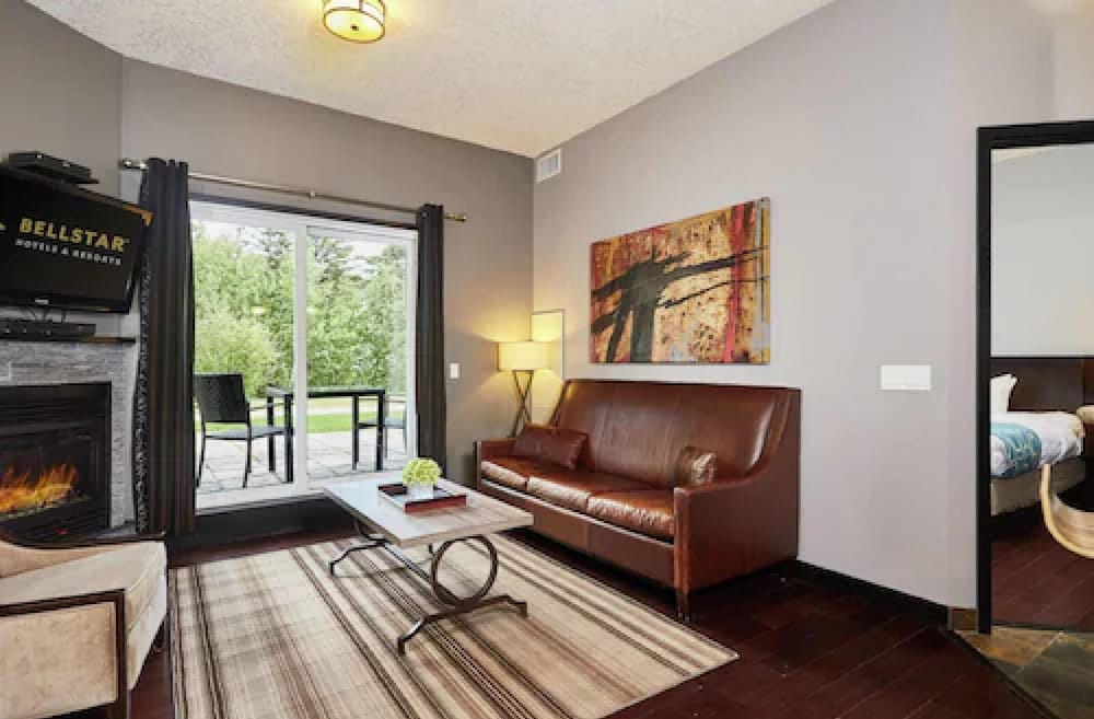 Mountain View One Bedroom King Suite