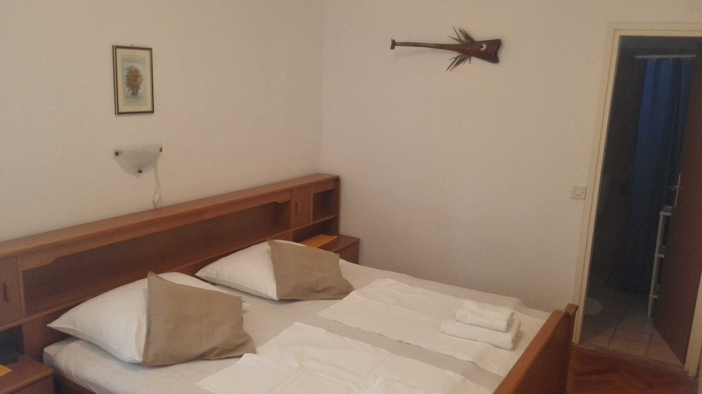 Apartment (Bedroom with Balcony and Sea View - 5)