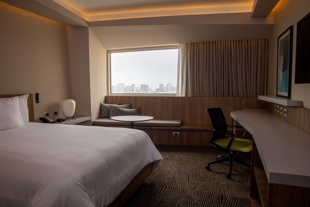 Room, 1 Queen Bed, City View photo 2
