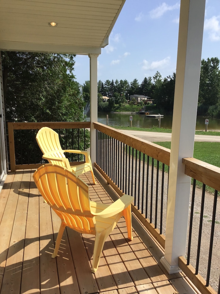 Cottage, 2 Bedrooms (No Linens Included) photo 2
