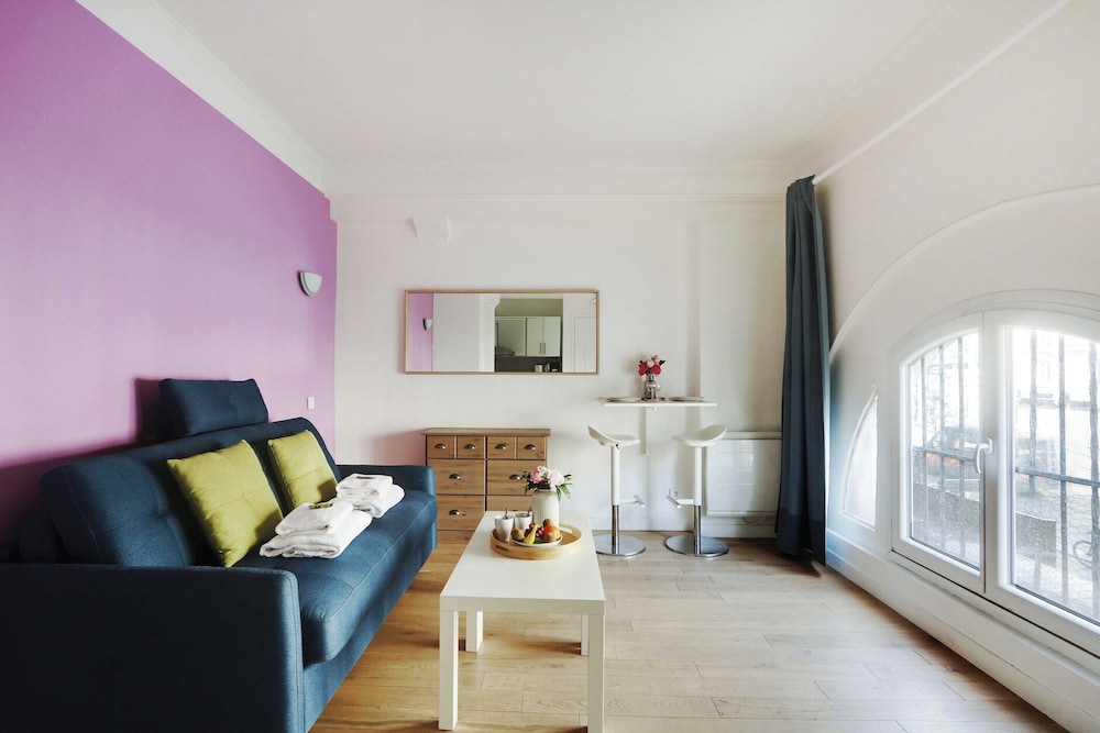 Apartment photo 2