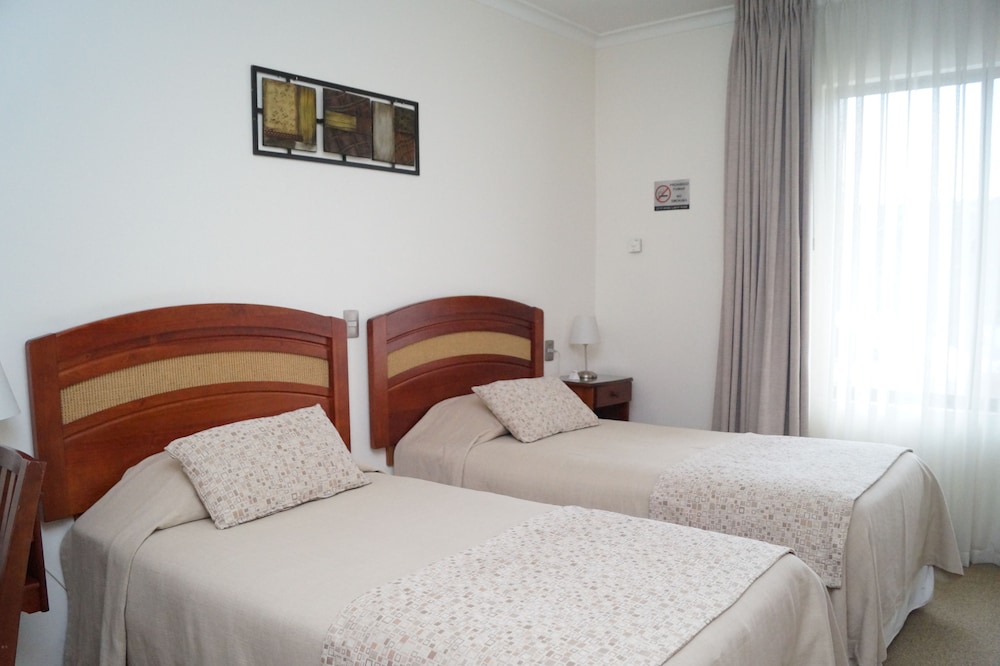Twin Room, 2 Twin Beds, Non Smoking, Private Bathroom photo 3