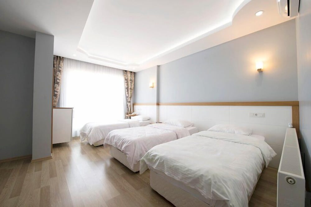 Standard Triple Room, Smoking photo 1