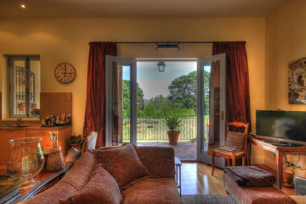 Villa (Min. 2 Nights) photo 2