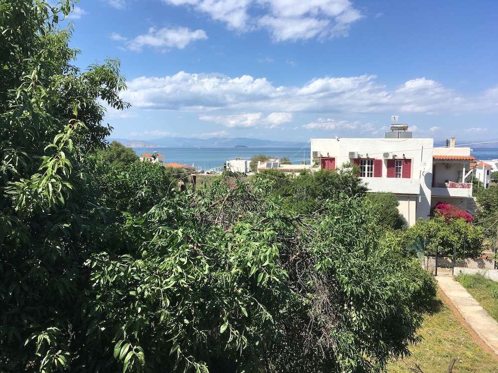 Family Apartment, Multiple Beds, Partial Sea View photo 2