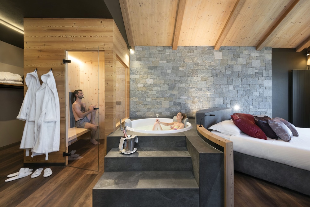 Romantic Studio Suite photo 1