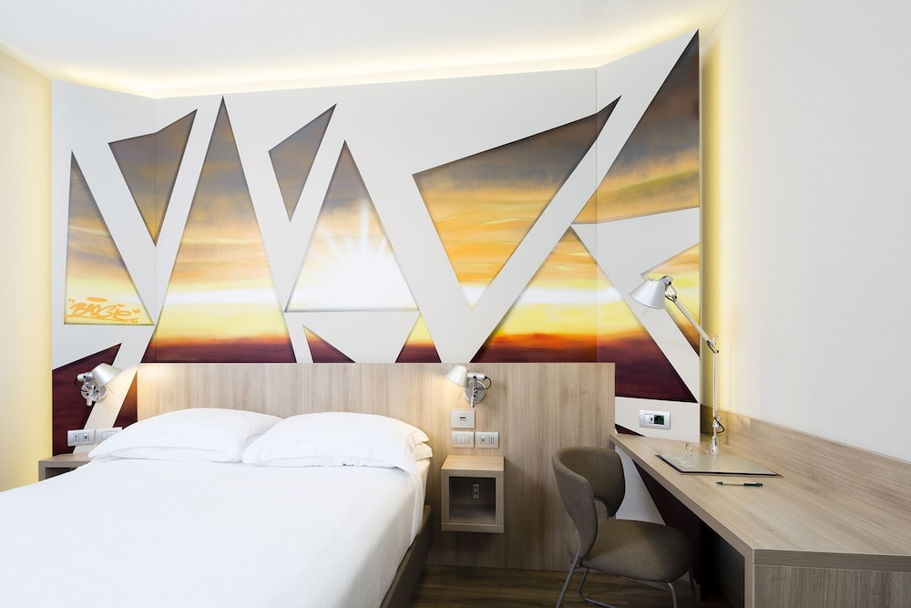 Comfort Room, 1 King Bed, Non Smoking - Photo 10
