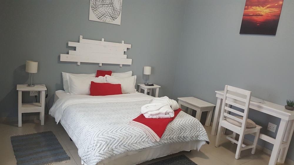 Standard Studio, 1 Double Bed with Sofa bed photo 2