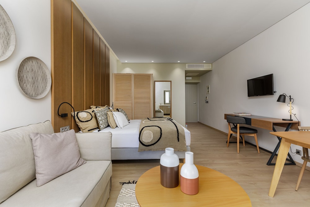 Junior Suite, Garden View, Ground Floor - Photo 8