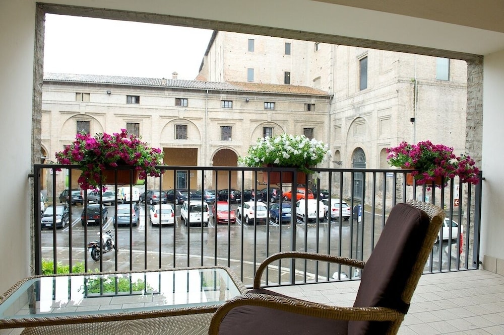 Deluxe Room, 1 Double Bed - Photo 11