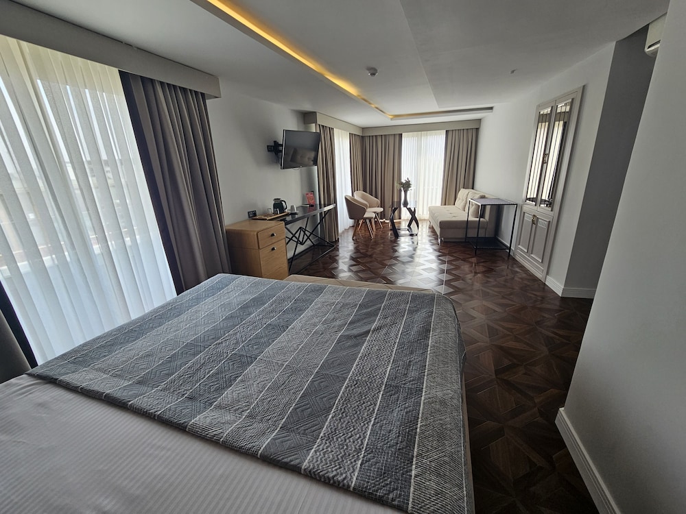 Suite, Sea View photo 2