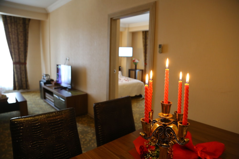 King Suite room photo 3
