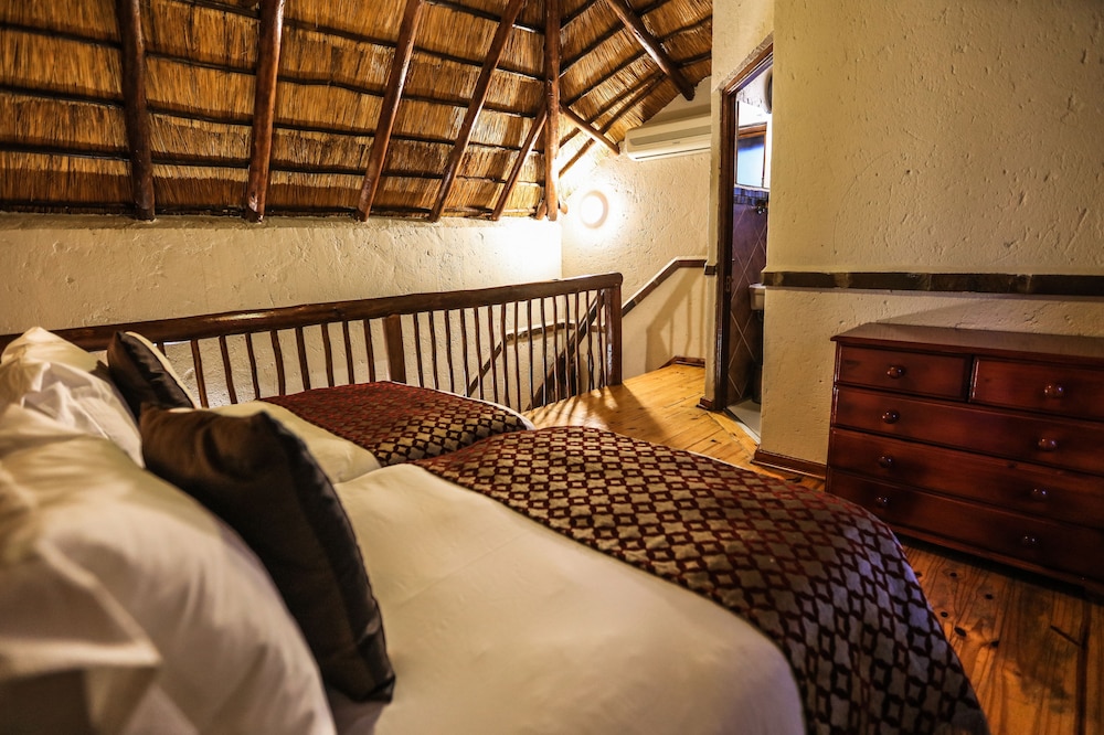 Deluxe Chalet, 2 Bedrooms, Garden View photo 3