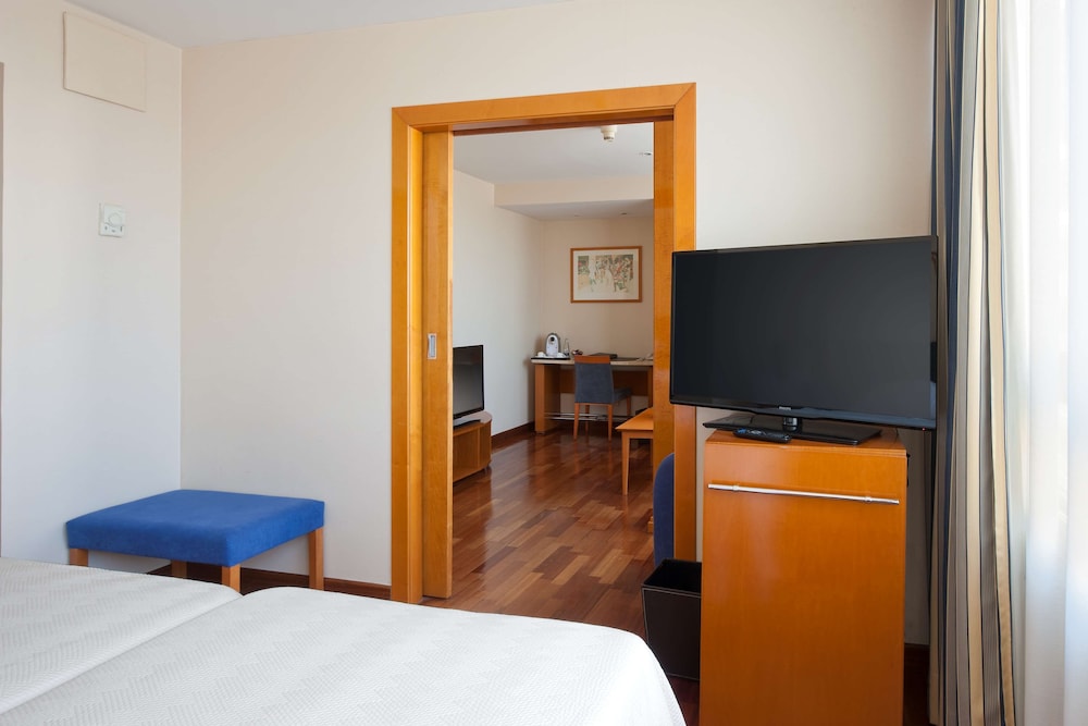 Junior Suite (Extra Bed 3 Adults) photo 2