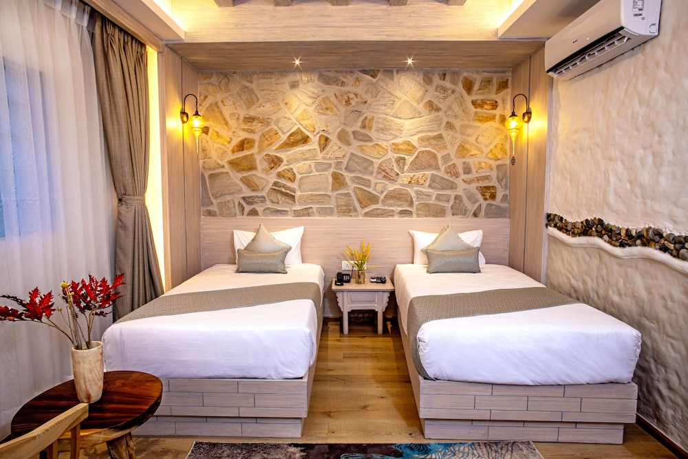 Deluxe Room - Photo 3