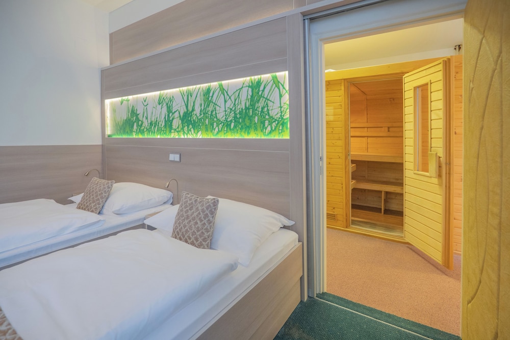 Romantic Double or Twin Room photo 2