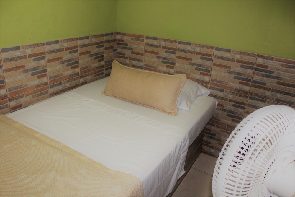 Economy Single Room, Non Smoking, Shared Bathroom photo 2