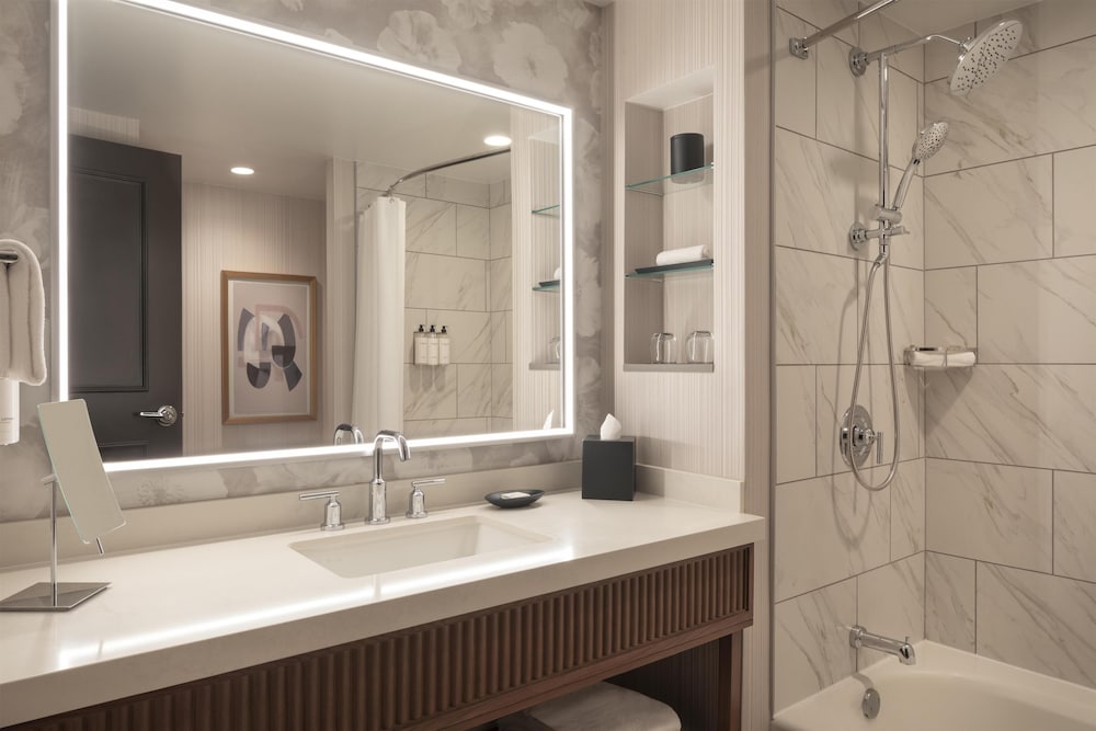 Room, 2 Queen Beds, Bathtub photo 2