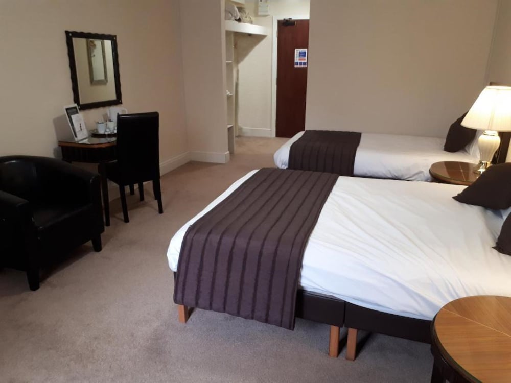 Standard Twin Room - Photo 3