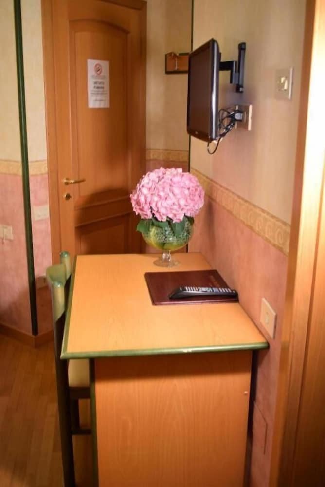 Economy Single Room, Balcony photo 1