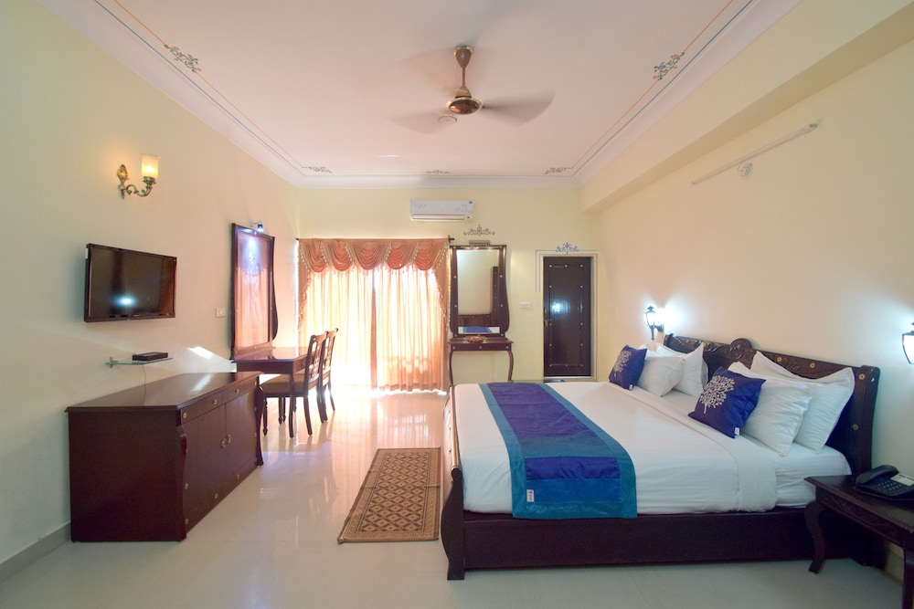 Basic Suite, Smoking, Resort View photo 3