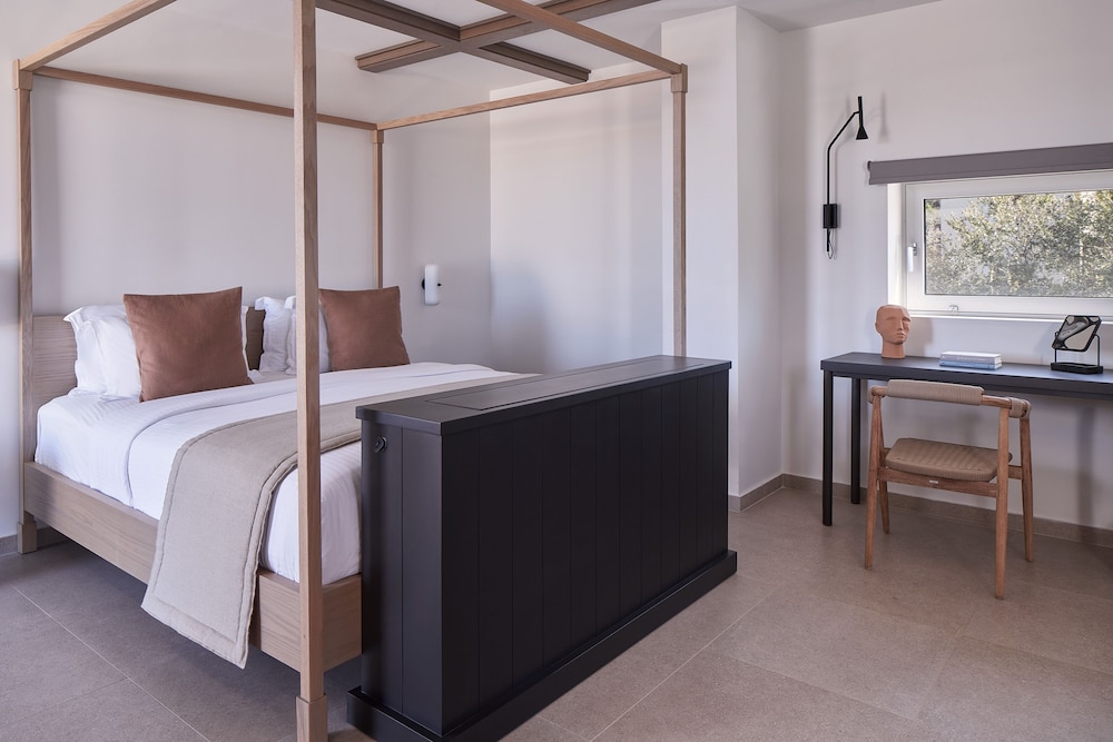 Honeymoon Suite with Hot Tub