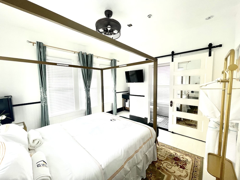 Executive Room - Photo 5