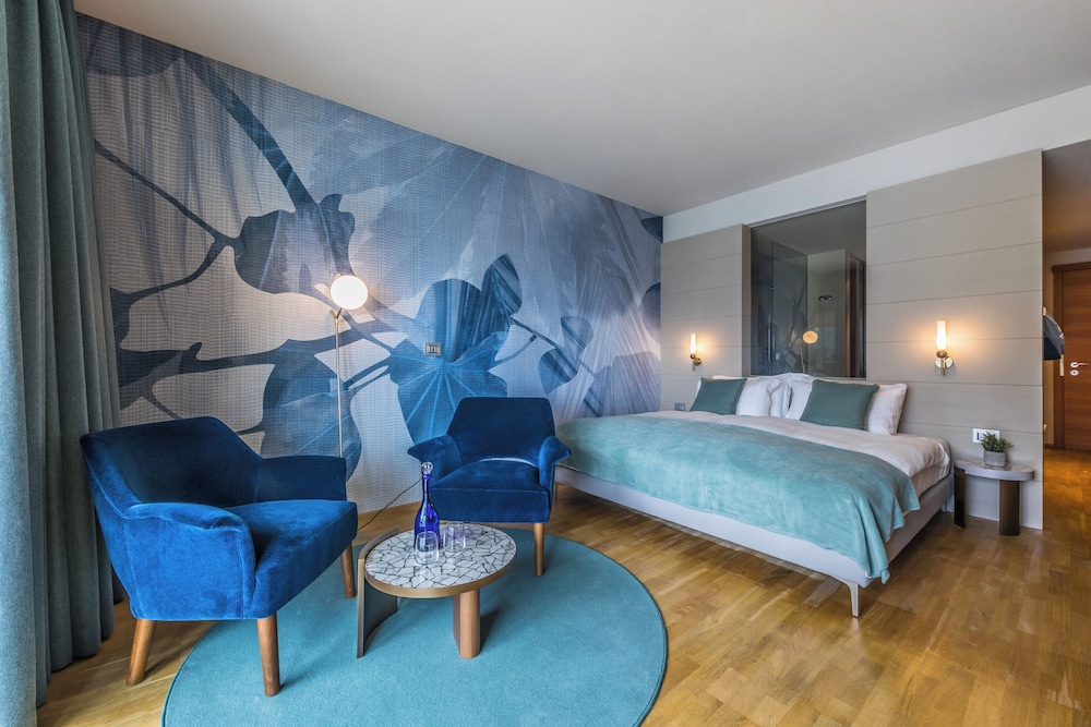 Junior Double Room (garden and lake view - Splendid)