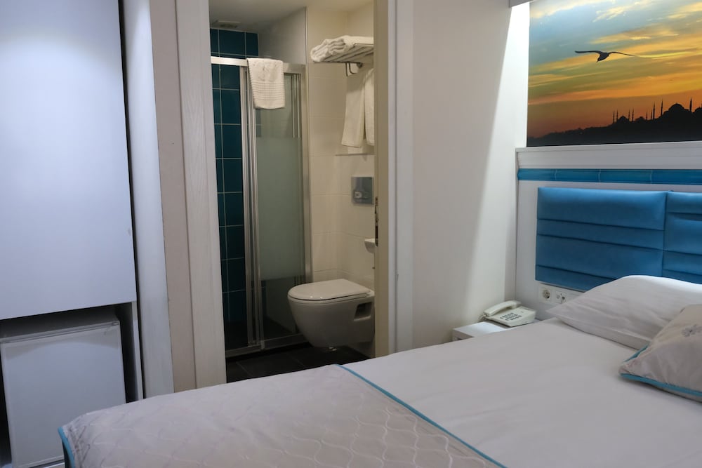 Economy Double Room photo 2