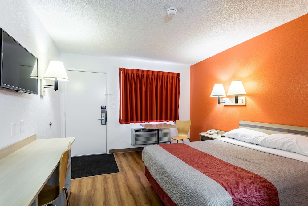 Deluxe Room, 1 Double Bed, Accessible, Non Smoking photo 3