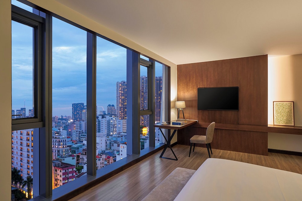 Deluxe Room with 1 King bed