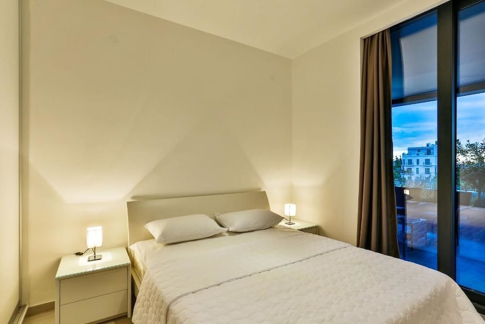 Apartment, 1 Bedroom, Partial Sea View