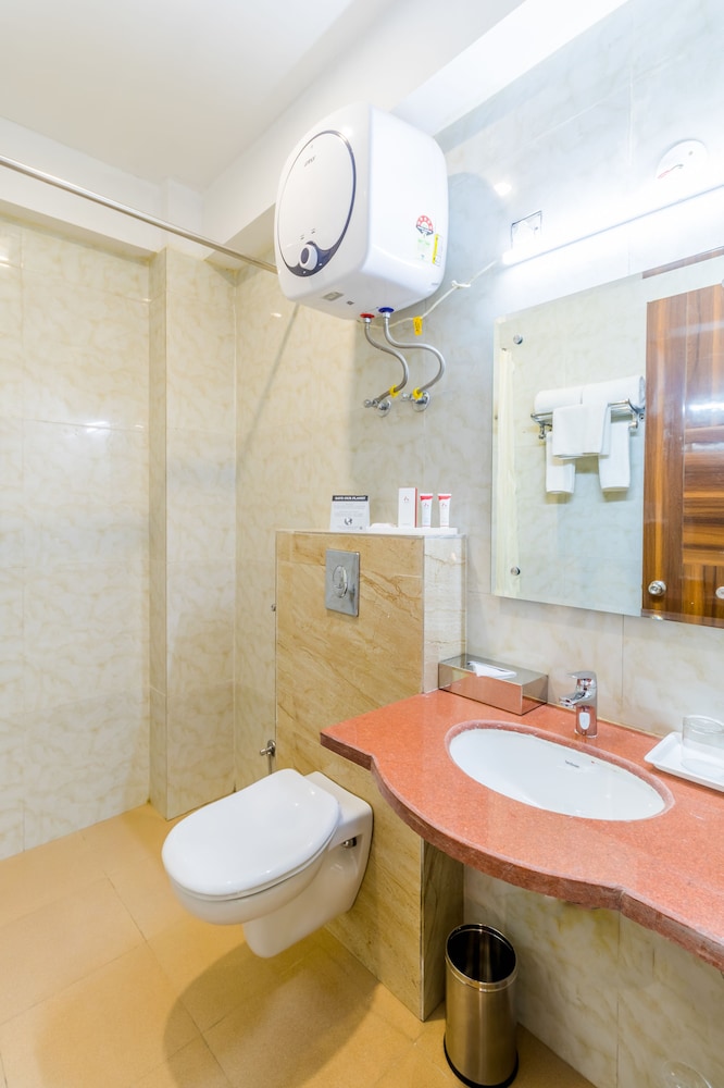 Superior Room, 1 Double Bed, Private Bathroom, City View photo 1