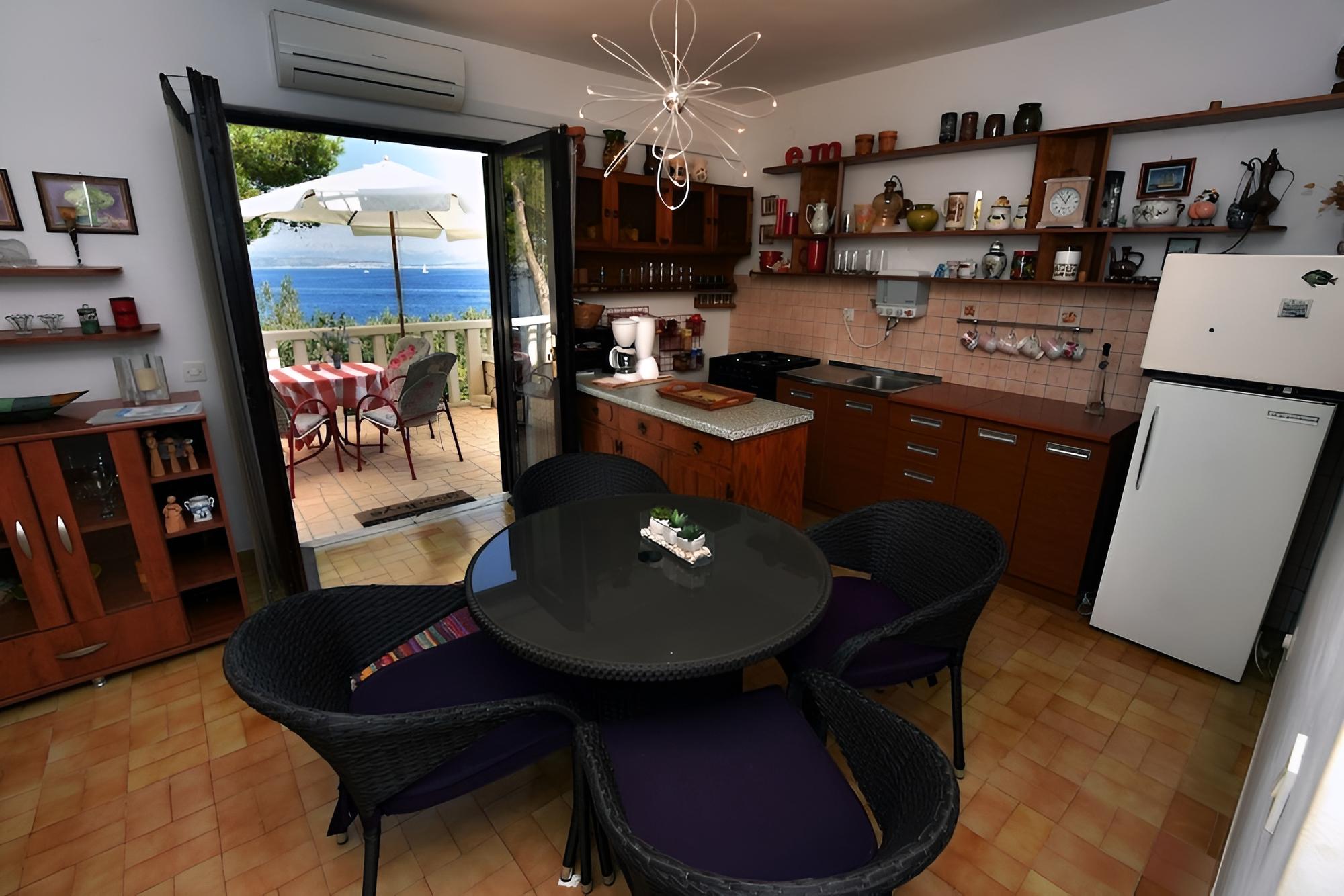 Apartment (Ela - very close to beach - A1(4+2))