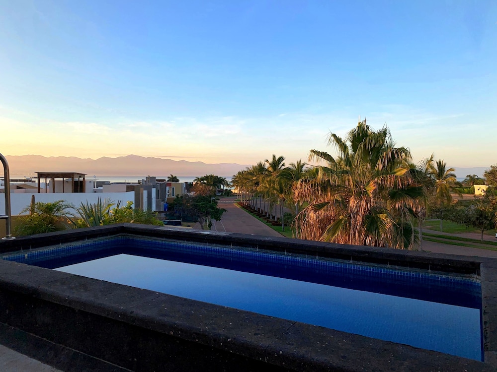 Grand Villa photo 3