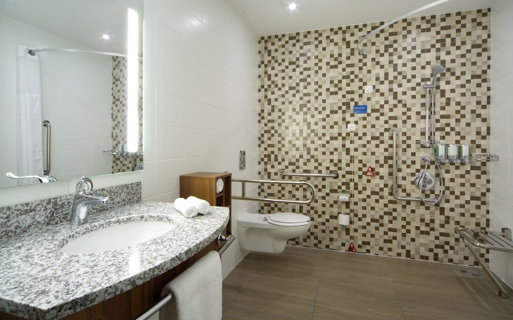 Room, 1 Queen Bed, Accessible photo 2