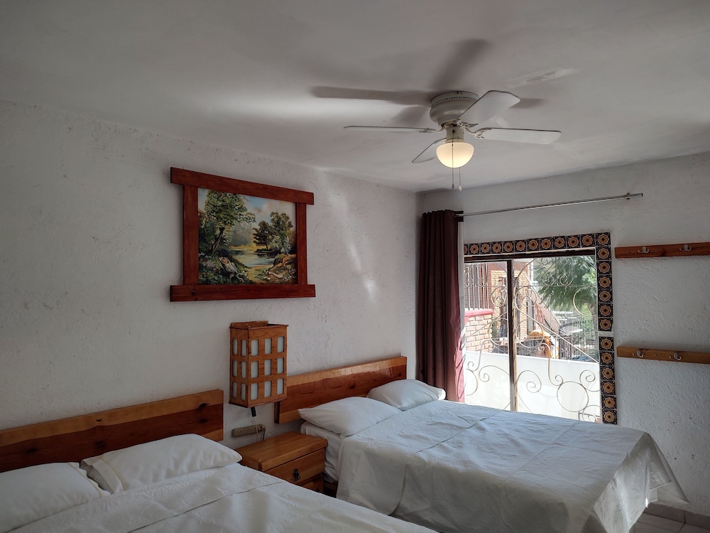 Family Room, 2 Bedrooms