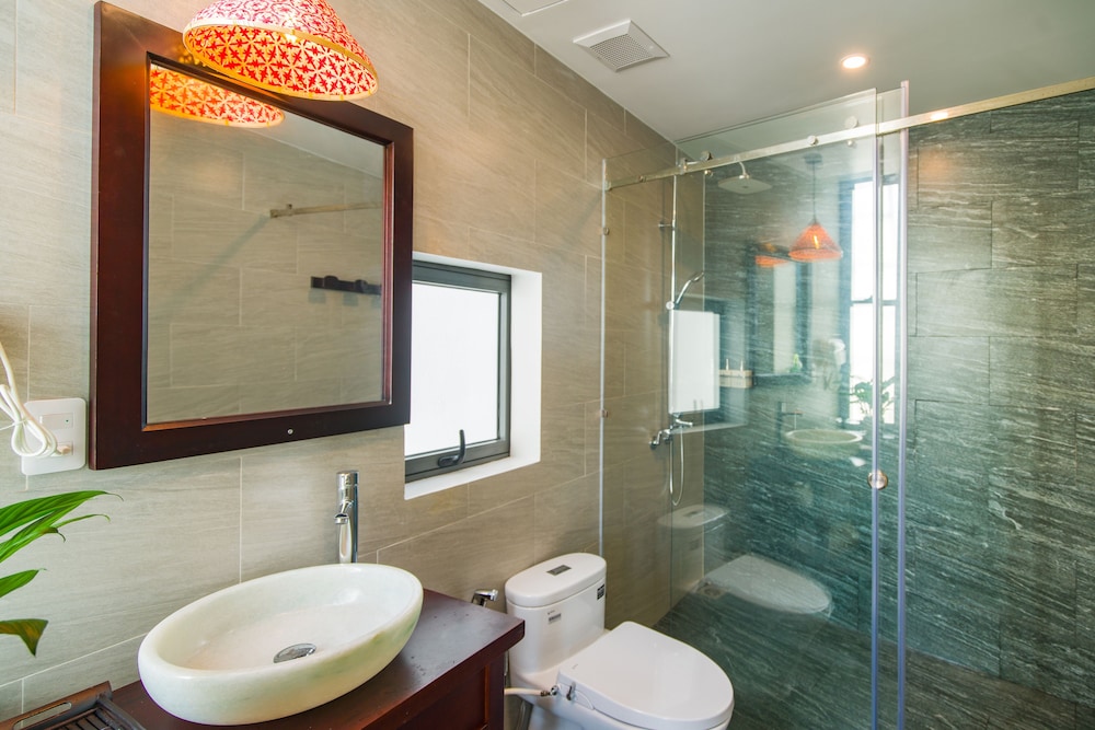 Grand Deluxe Double With Balcony - Photo 15