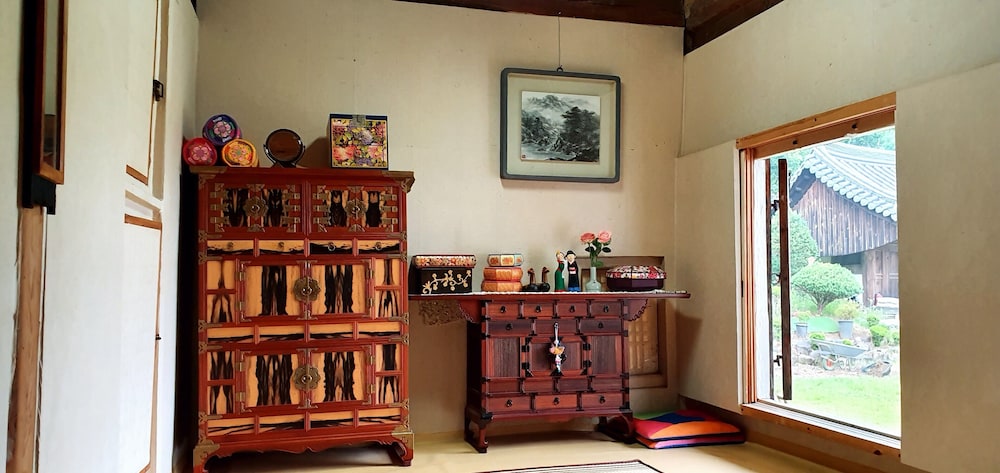 Room (jaggeunsarangchae) photo 1