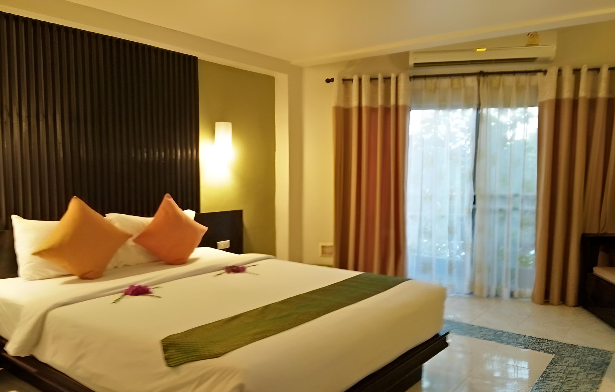 Standard Room, 1 Double or 2 Twin Beds photo 3