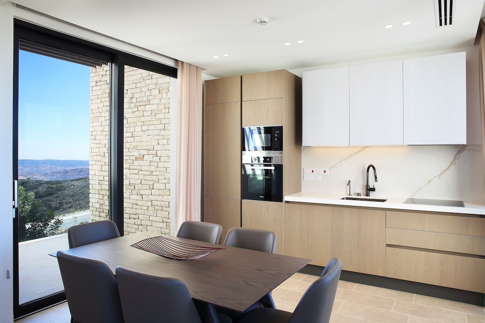 Ridge Villa photo 3