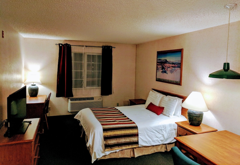 Standard Room, 1 Queen Bed