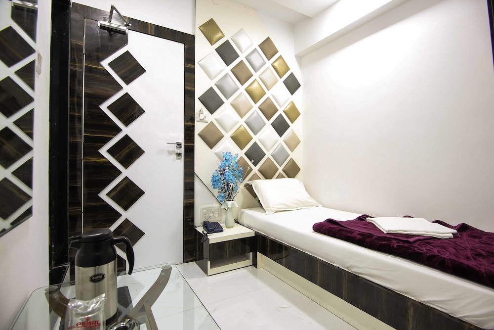 Single Room (Non AC)