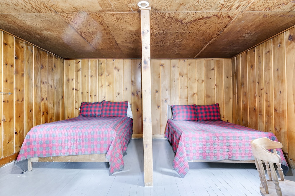 Cabin, 2 Double Beds photo 1