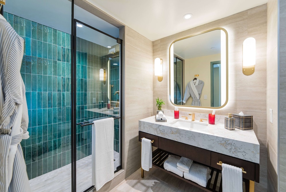 Room, 1 King Bed (renovated, Pool)